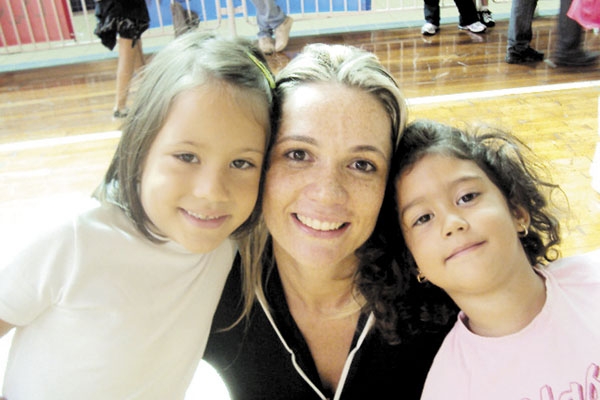 O meu destaque especial entre os aniversariantes da semana é minha filha Roberta Sanches Rodrigues, mamãe da Maria Gabriela e da Marina, que muda de idade na próxima quarta-feira, dia 14. Um beijão de todos nós, com votos de saúde, paz e bem.